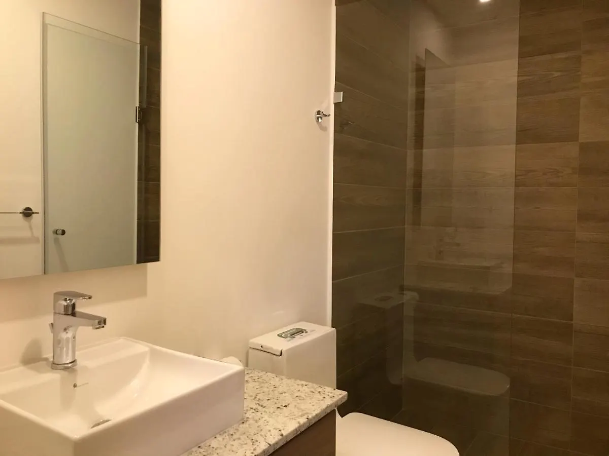Suite Apartamento Espectacular Vista La Carolina - One Quito 0*,